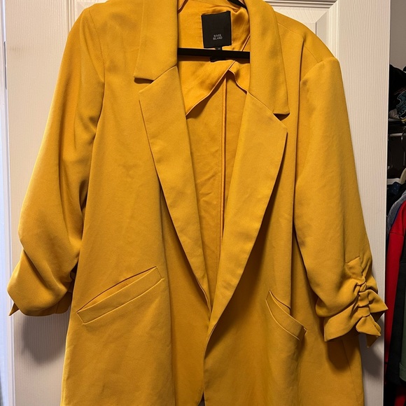 River Island ruched-sleeved boyfriend blazer - Picture 2 of 4